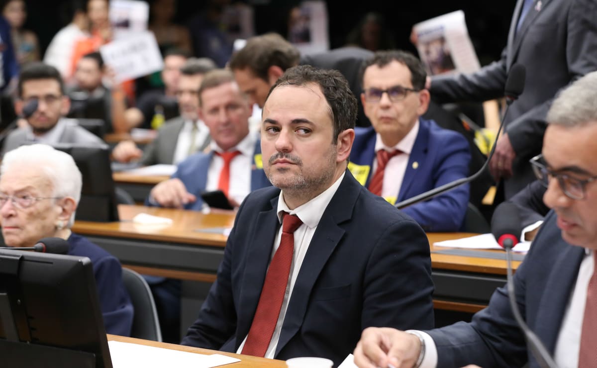 Glauber Braga no Conselho de Ética em 9 de abril de 2025