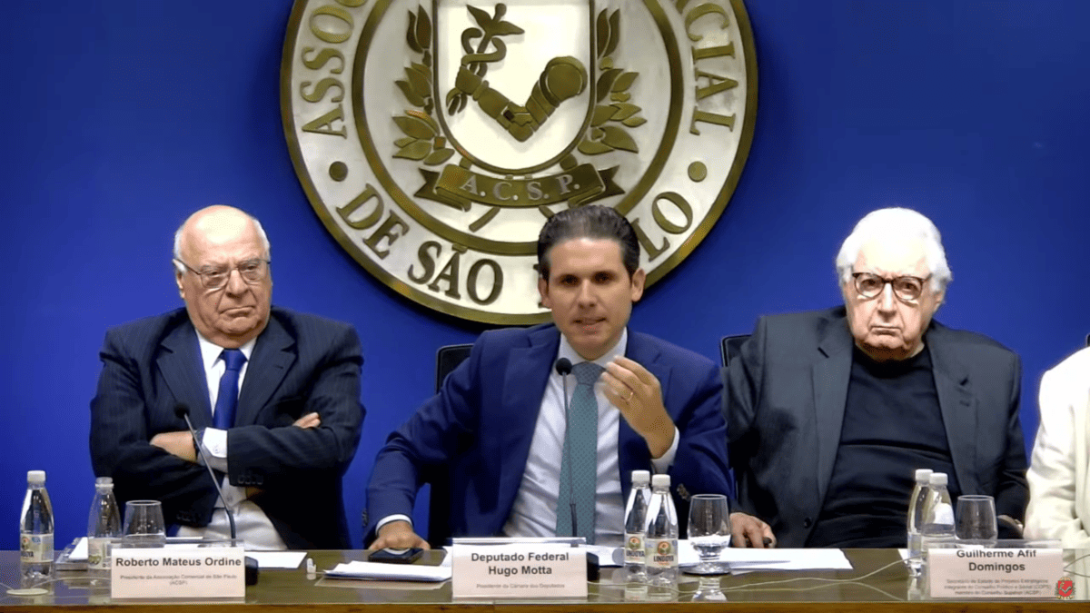 Hugo Motta em evento da ACSP