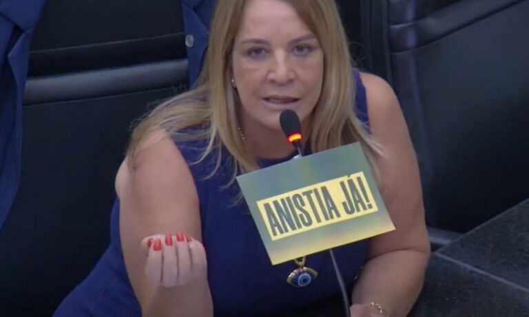 A vereadora Silvinha Dudu, do PV de Contagem