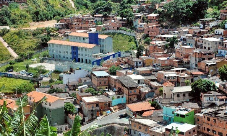 Foto mostra vila em BH