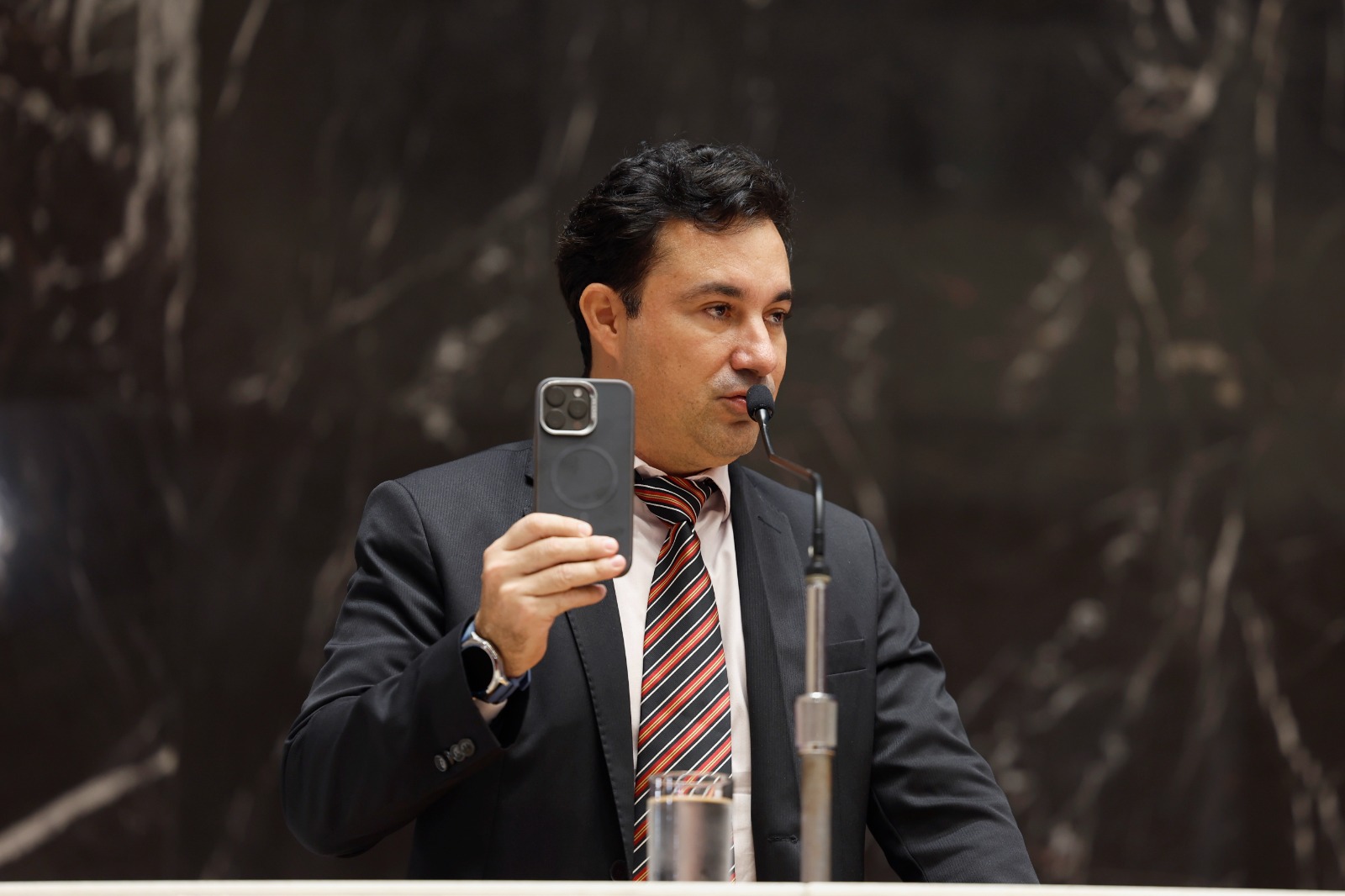 Presidente do PT de Minas vira alvo de críticas após participar de evento de vereadora do PL