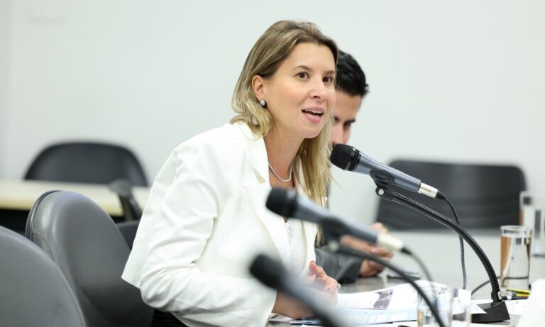 A deputada Carol Caram, do Avante