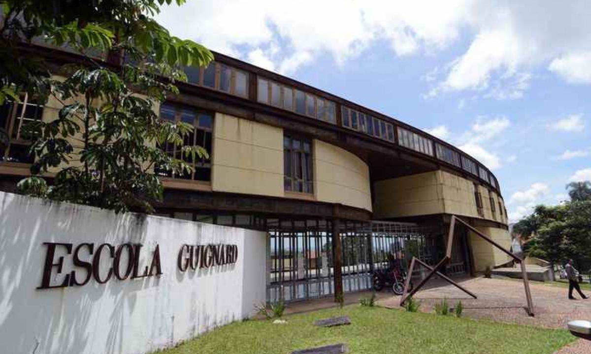 A icônica Escola Guignard compõe o patrimônio da Uemg