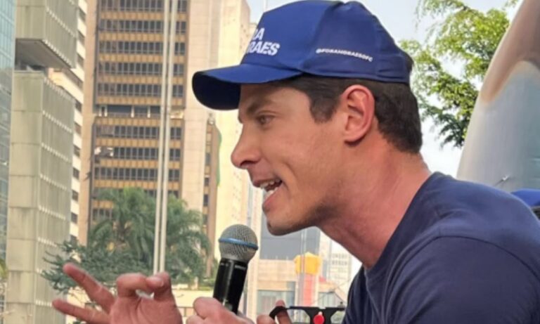 O influenciador Marco Antônio Costa, o 'Superman'