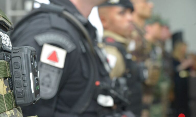 Foto mostra policial militar de Minas