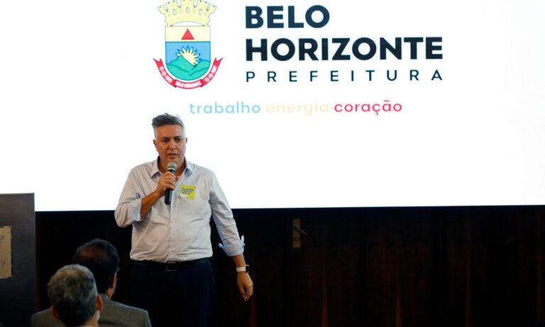 O prefeito de BH, Álvaro Damião