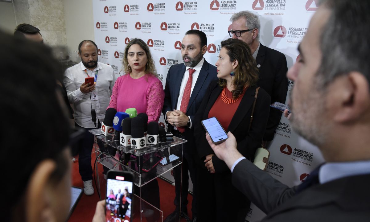 Deputados de oposição a Zema