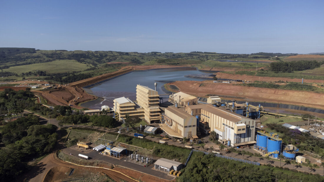 A batalha judicial entre mineradora dos Moreira Salles e concorrente australiana sobre área de nióbio em Araxá