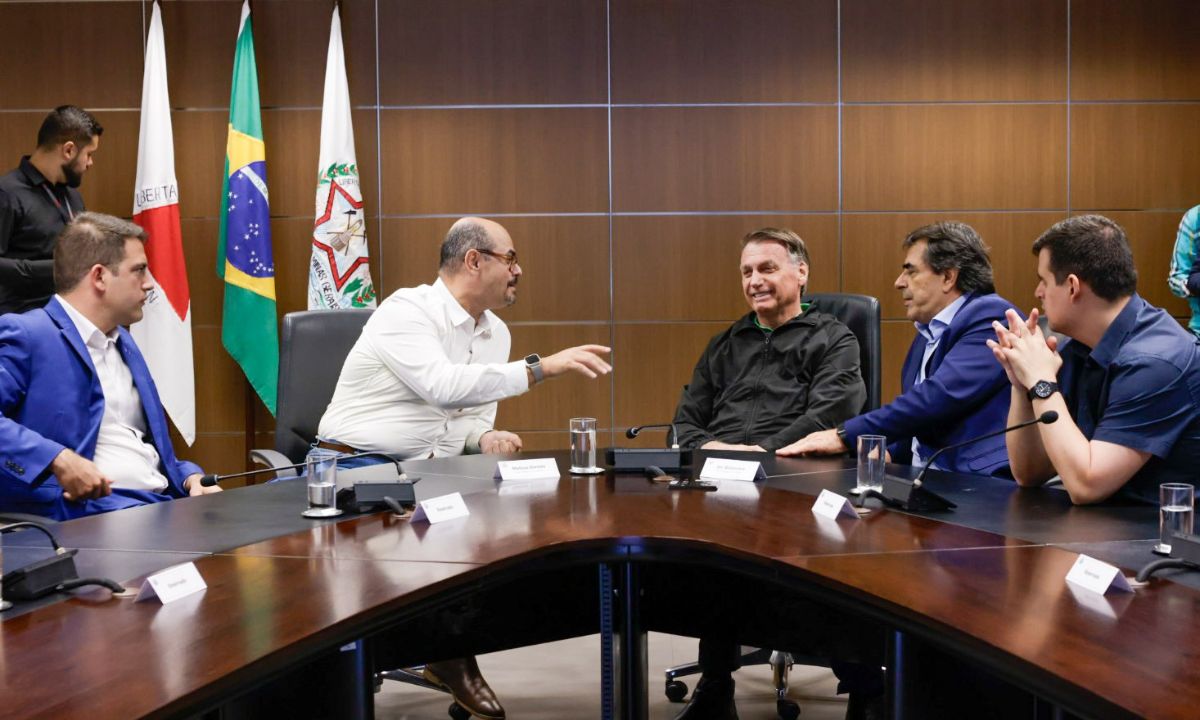 Jair Bolsonaro e Mateus Simões