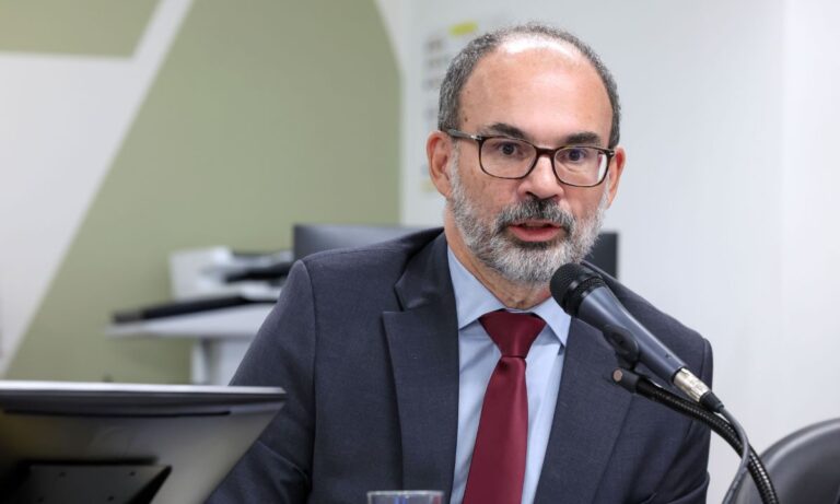 O secretário de Estado de Fazenda de Minas, Luiz Cláudio Gomes.