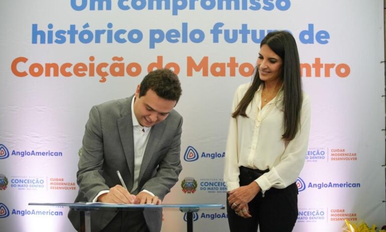 Prefeito Otacílio Neto e representante da Anglo American