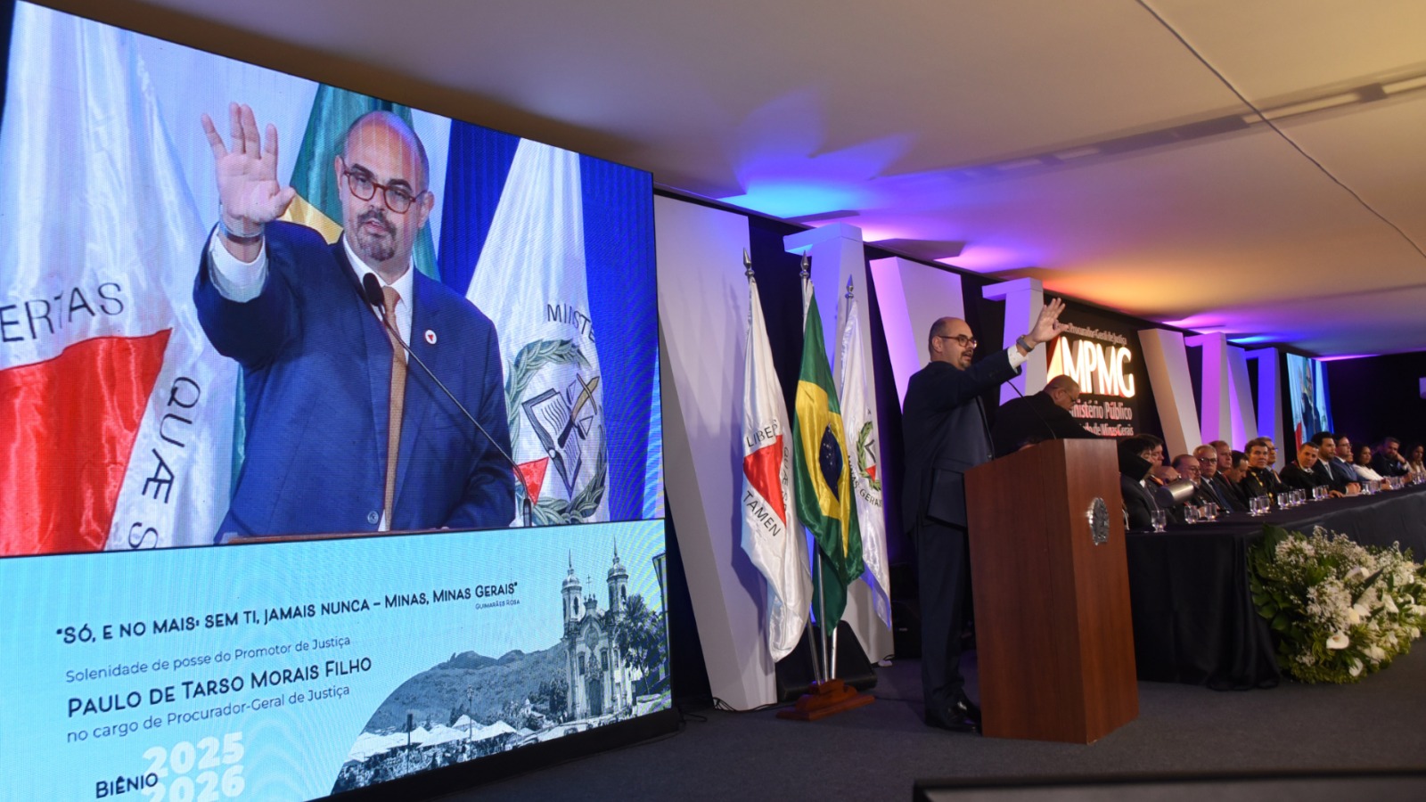 A ‘engenharia’ de Mateus Simões para prestigiar homenagem a empresário cotado para ser seu vice