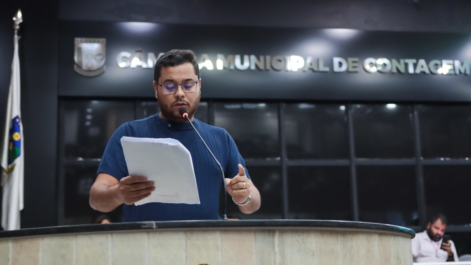 Ligado a Nikolas, vereador de Contagem faz ‘ronda’ por secretarias de prefeitura comandada pelo PT