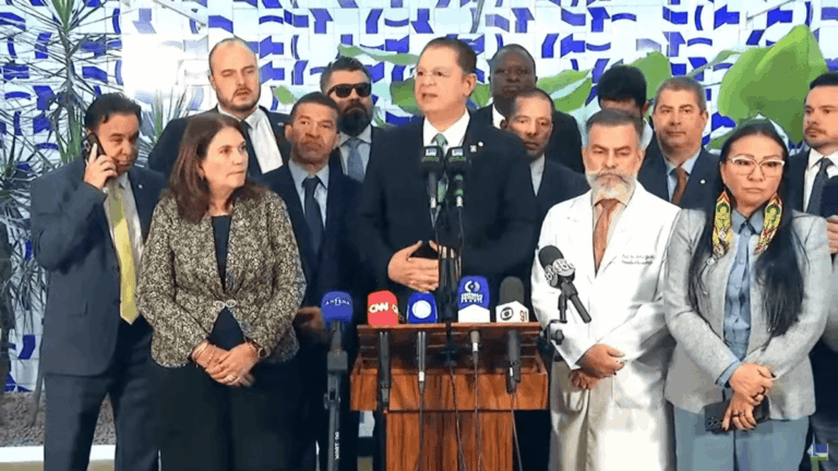 Coletiva de Sóstenes