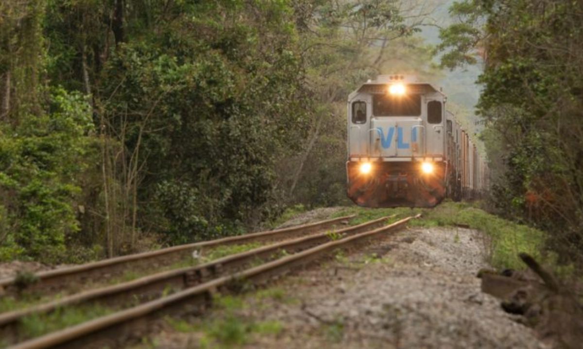 Trem da VLI na Ferrovia Centro-Atlântica