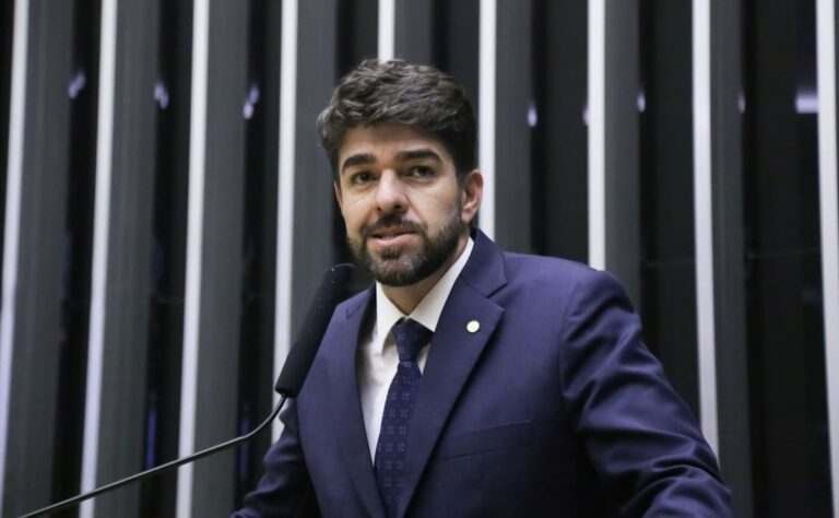 Zé Vitor no plenário da Câmara