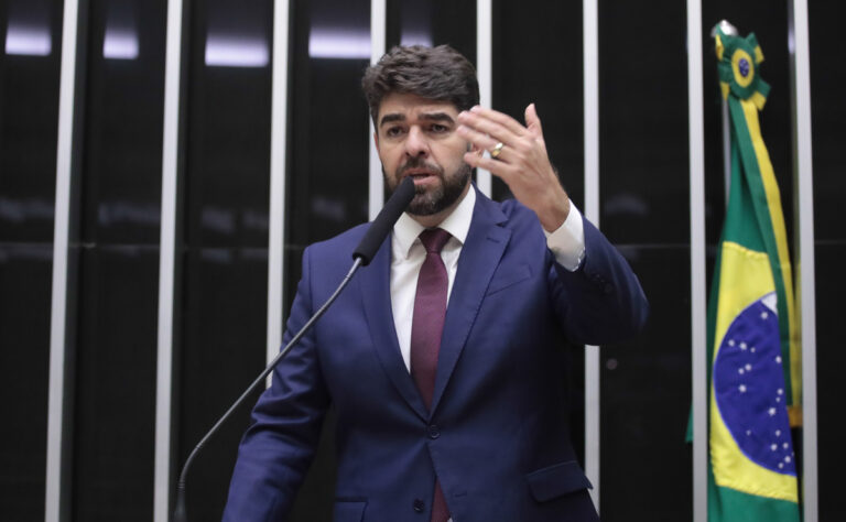 Zé Vitor no plenário da Câmara