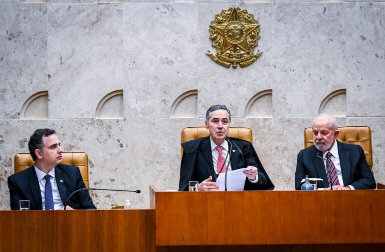 Rodrigo Pacheco, Luís Roberto Barroso e Lula