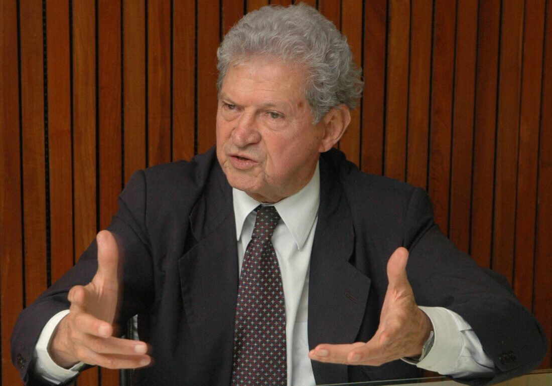 Filhos de Humberto Souto vão receber pensão paga a dependentes de ex-deputados
