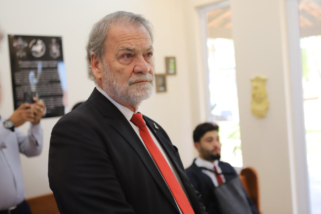 Presidente do TCE rebate críticas de Mateus Simões e defende decisões da Corte