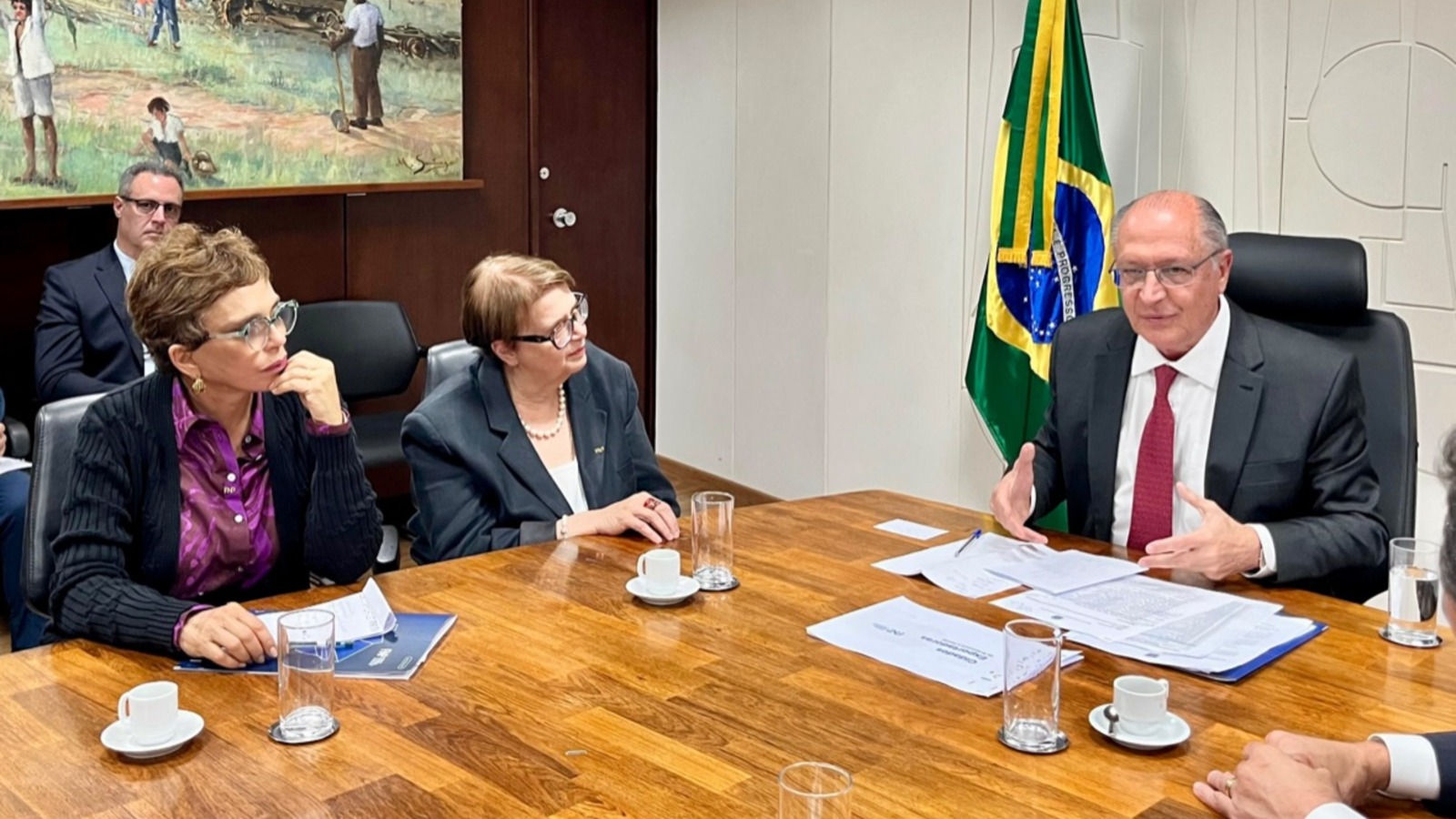 A ideia estudada por Alckmin para conter os efeitos do tarifaço de Trump