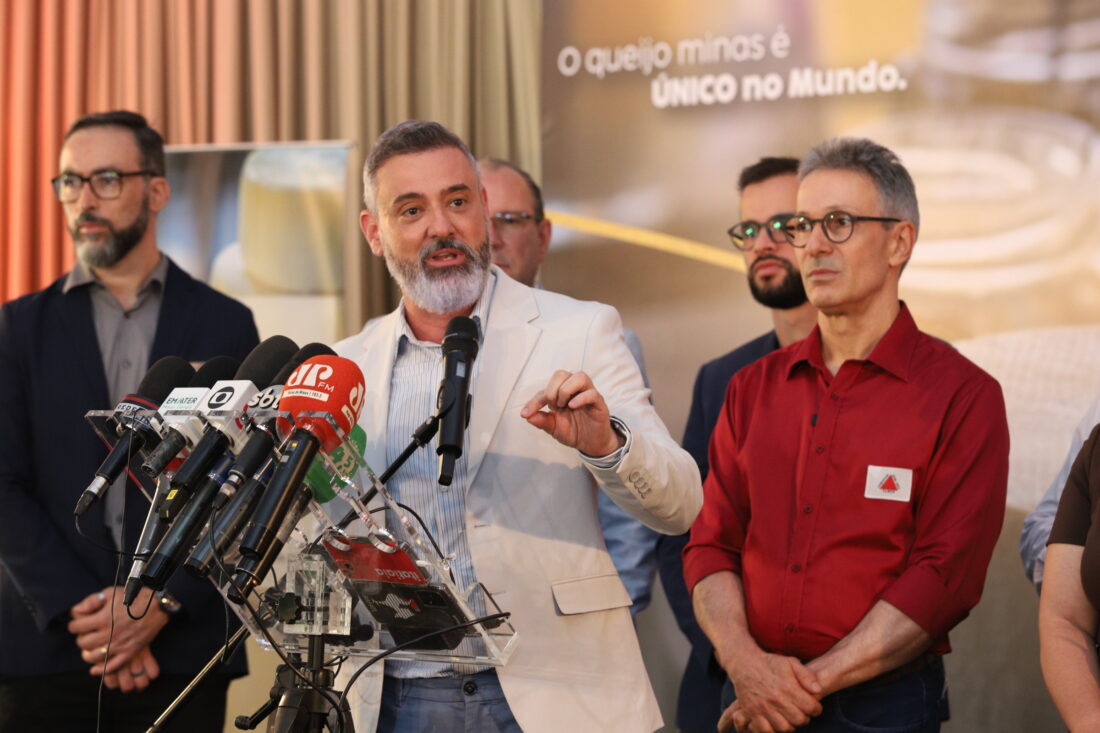 A sondagem de partidos ao secretário Leônidas Oliveira