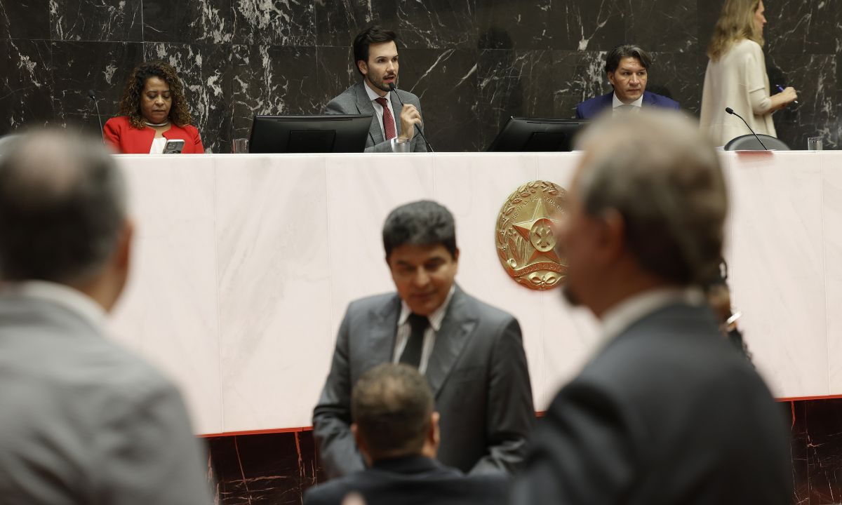 Foto mostra o plenário da ALMG