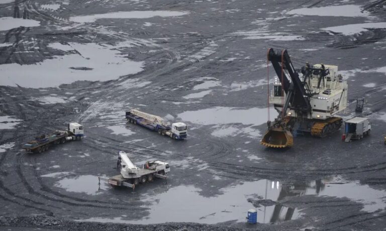 Foto mostra local de extração mineral