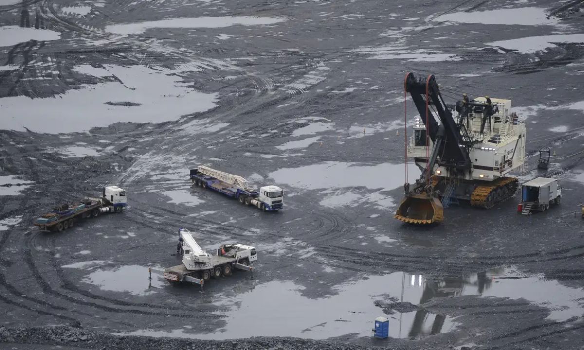 Foto mostra local de extração mineral