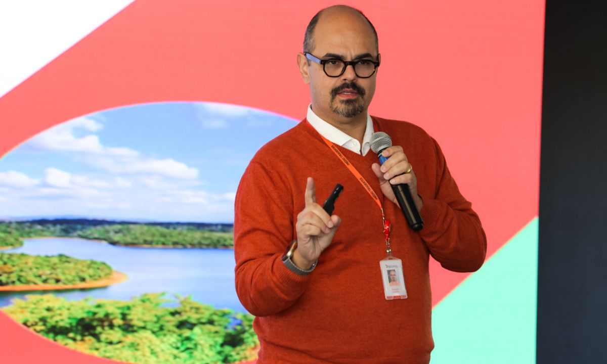 O vice-governador Mateus Simões