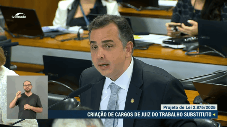 Rodrigo Pacheco na CCJ do Senado