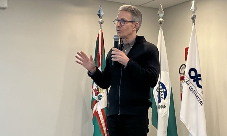 O governador Romeu Zema