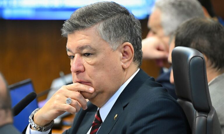 O senador Carlos Viana