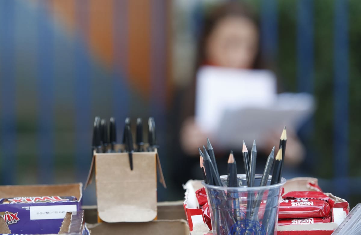 UNIP em São Paulo, candidatos do Concurso Público Nacional Unificado (CPNU) à espera da abertura dos portões.