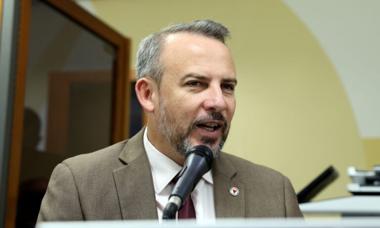 O deputado Rodrigo Lopes