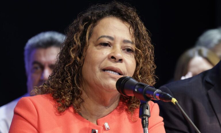 A deputada estadual Leninha