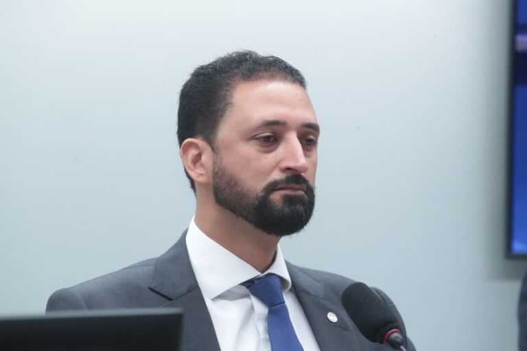 Mauricio do Vôlei na Comissão de Esporte