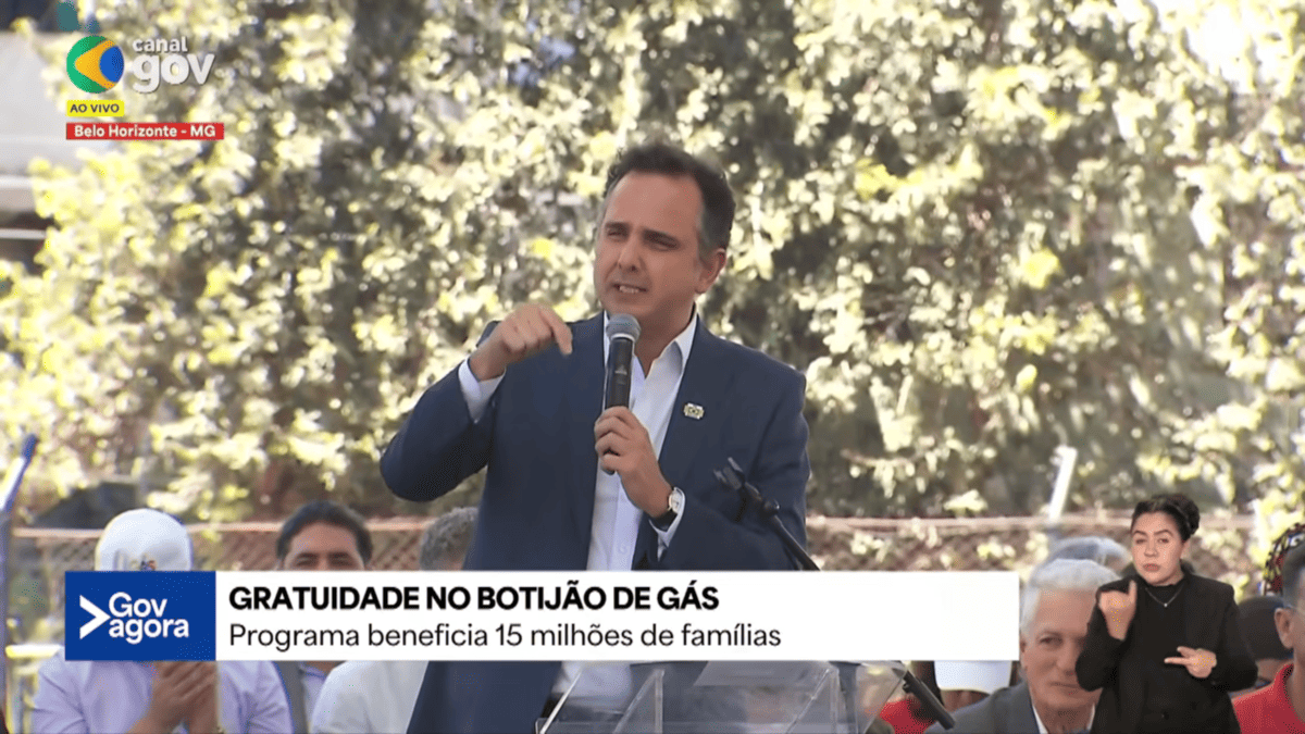 Rodrigo Pacheco no Aglomerado da Serra