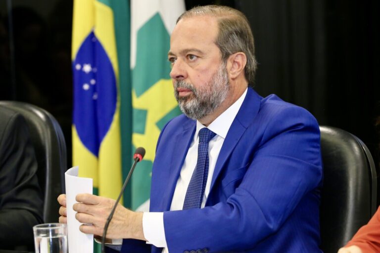 Alexandre Silveira no CNPE