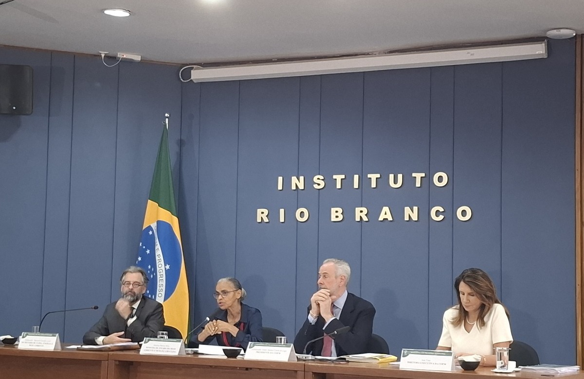 Marina Silva em coletiva de imprensa sobre a Pré-COP 30