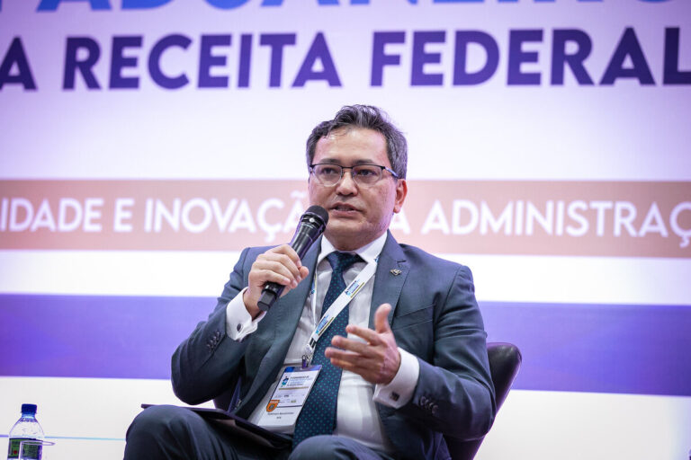 Robinson Barreirinhas, chefe da Receita Federal