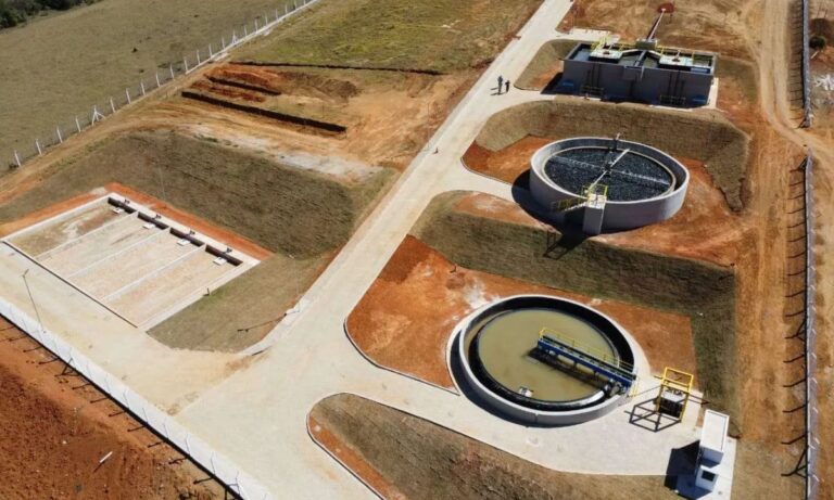 Foto mostra estação de tratamento hídrico