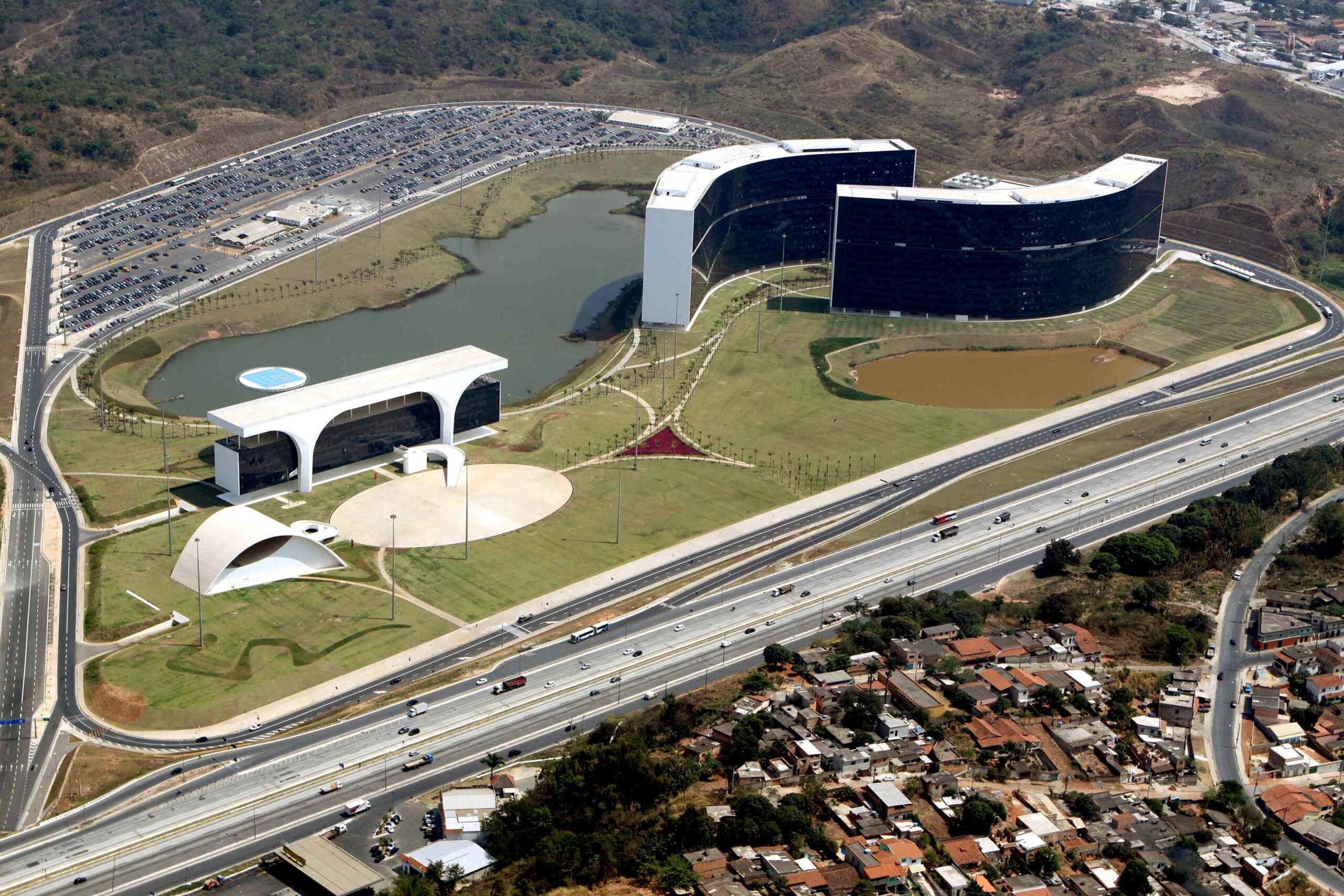Governo de Minas lança licitação de R$ 737,8 mil para inspeção das fachadas da Cidade Administrativa