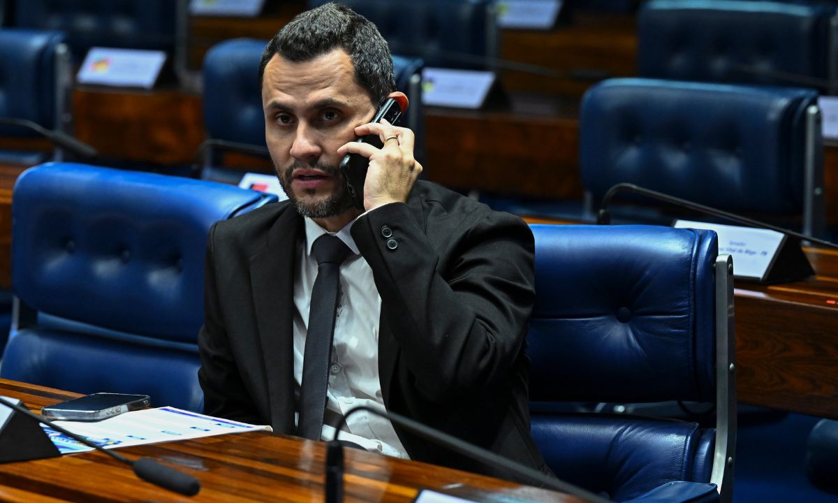 O senador Cleitinho Azevedo