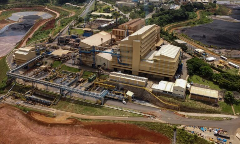 Vista aérea de empreendimento de Codemig e CBMM em Araxá