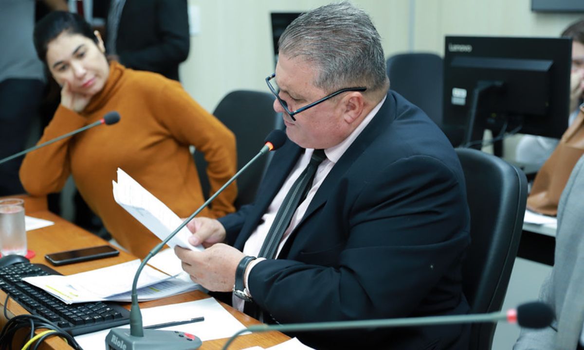 Os vereadores Preto e Janaína Cardoso