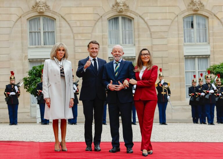 Brigitte Macron, Emmanuel Macron, Lula e Janja em Paris