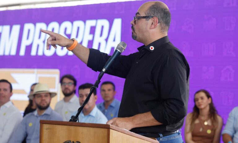 O vice-governador Mateus Simões