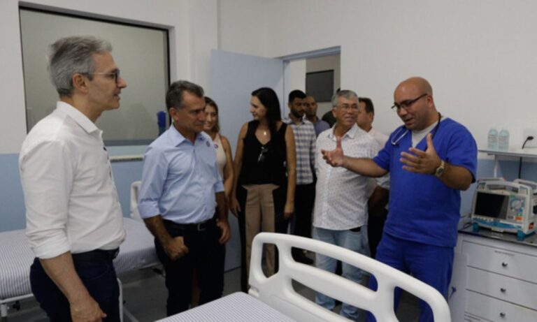 Zema visita unidade de saúde
