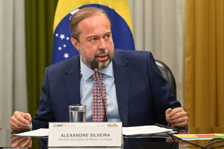Alexandre Silveira em Reunião Ordinária do Conselho Nacional de Política Mineral